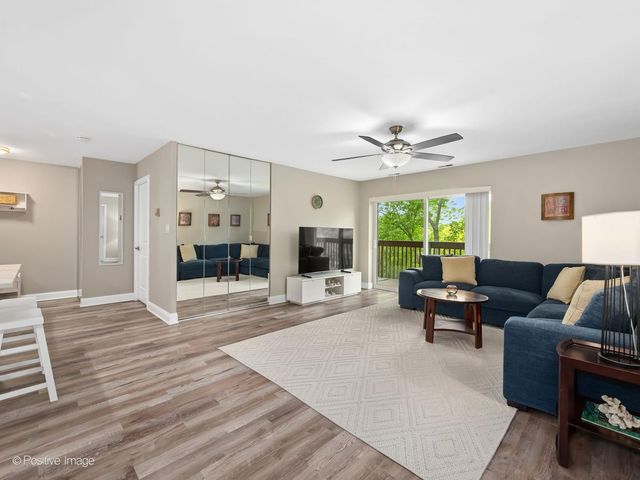 120 Lakeview Drive 417, Bloomingdale, IL 60108
