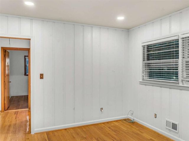 2560 Wood Valley Drive, East Point, GA 30344
