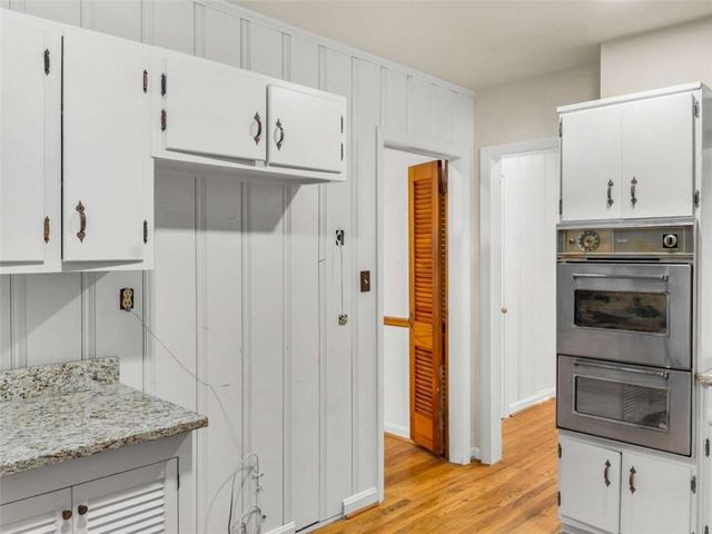2560 Wood Valley Drive, East Point, GA 30344