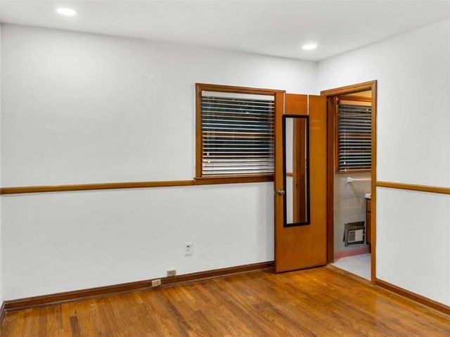 2560 Wood Valley Drive, East Point, GA 30344