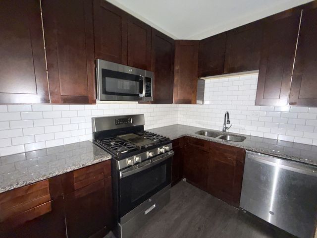3349 W Sunnyside Avenue 3, Chicago, IL 60625