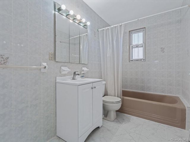 33-05 143rd Street 1405, Flushing, NY 11354