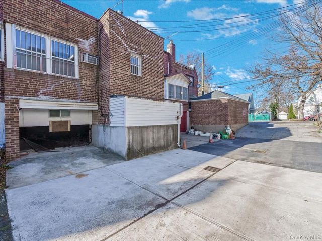 33-05 143rd Street 1405, Flushing, NY 11354