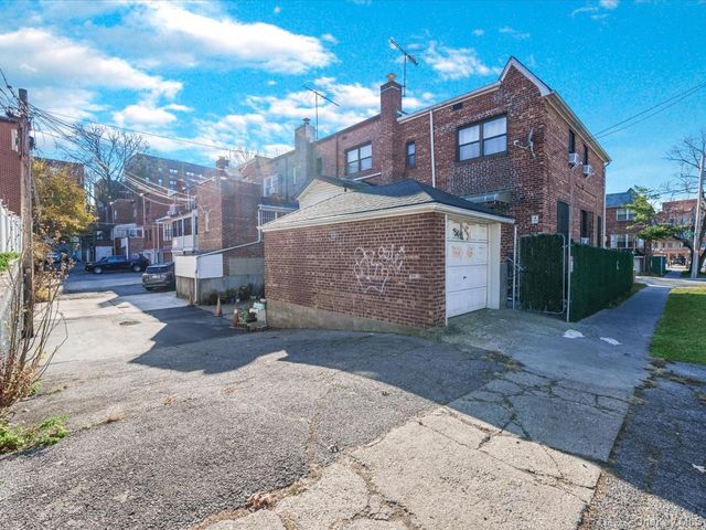 33-05 143rd Street 1405, Flushing, NY 11354