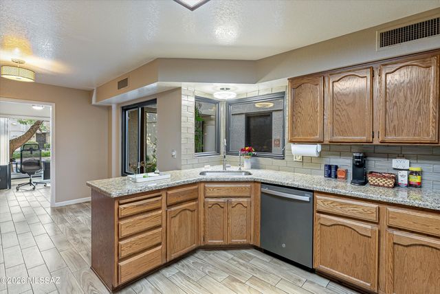 7232 E Ashling Lane, Tucson, AZ 85715
