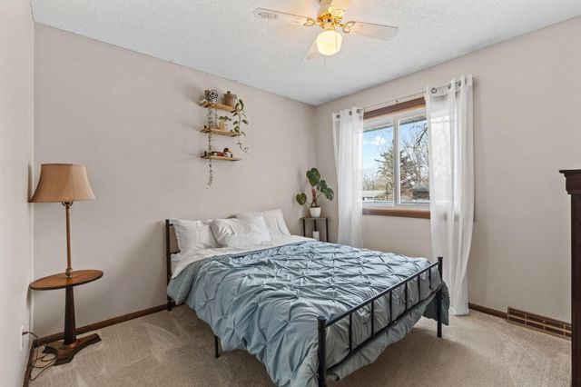 239 Highwood Drive, Chaska, MN 55318