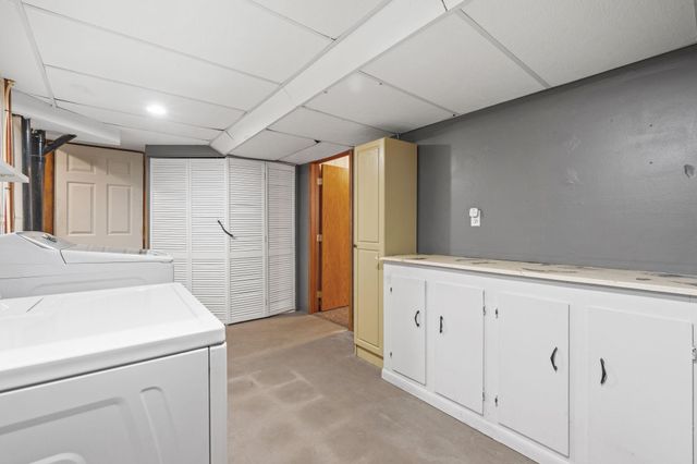 239 Highwood Drive, Chaska, MN 55318