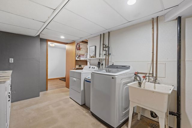 239 Highwood Drive, Chaska, MN 55318