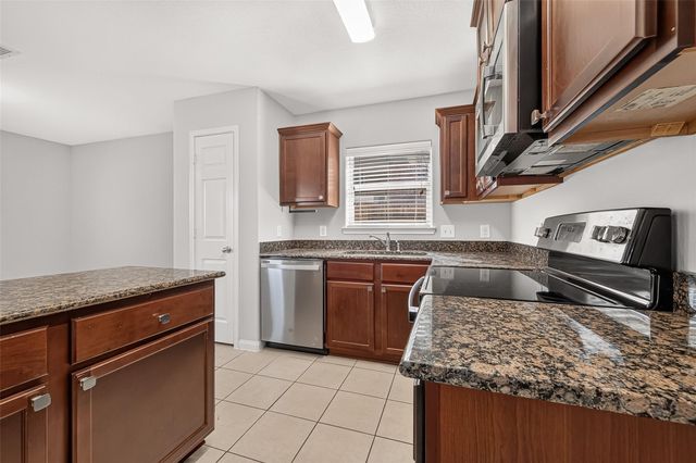 38206 S Lost Creek Boulevard, Magnolia, TX 77355