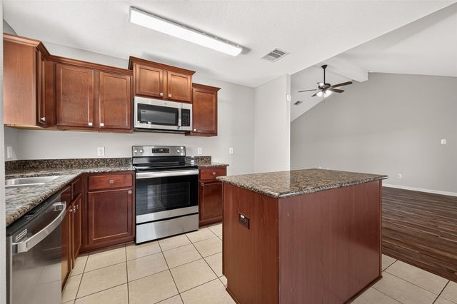 38206 S Lost Creek Boulevard, Magnolia, TX 77355
