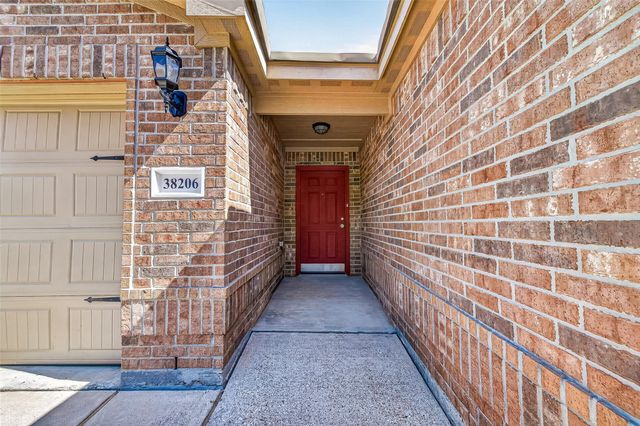 38206 S Lost Creek Boulevard, Magnolia, TX 77355
