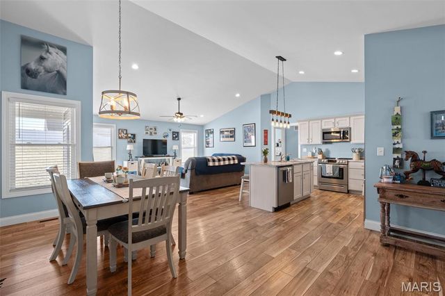 116 Walnut Hill Court, Washington, MO 63090