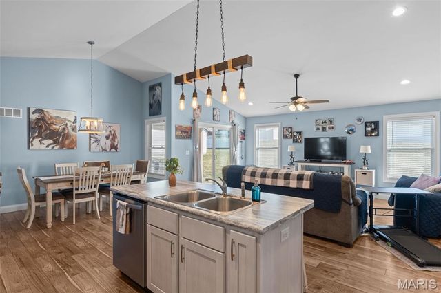 116 Walnut Hill Court, Washington, MO 63090