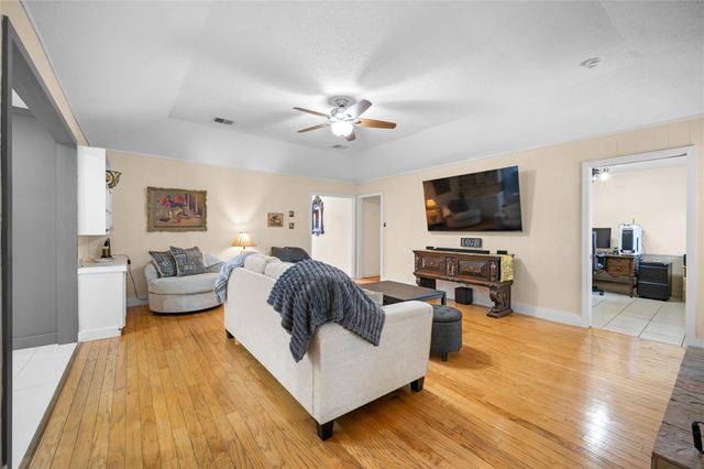 7615 Del Rey Lane, Houston, TX 77071