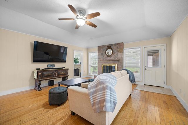 7615 Del Rey Lane, Houston, TX 77071