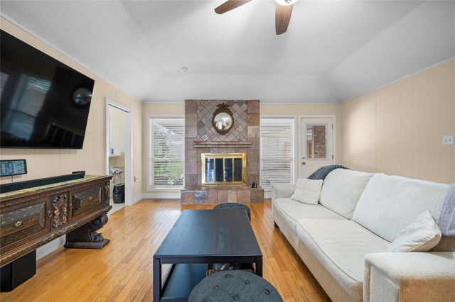 7615 Del Rey Lane, Houston, TX 77071