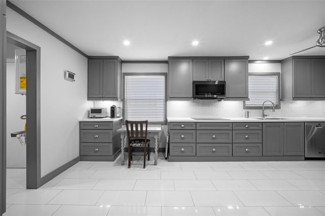 7615 Del Rey Lane, Houston, TX 77071