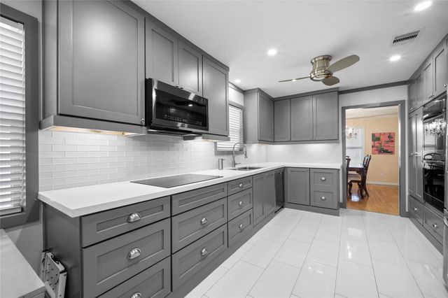 7615 Del Rey Lane, Houston, TX 77071