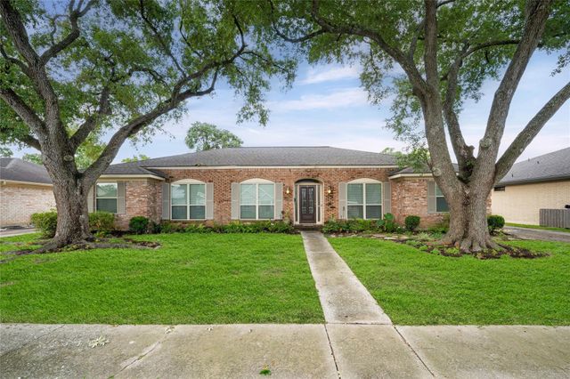 7615 Del Rey Lane, Houston, TX 77071