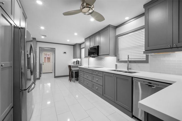 7615 Del Rey Lane, Houston, TX 77071