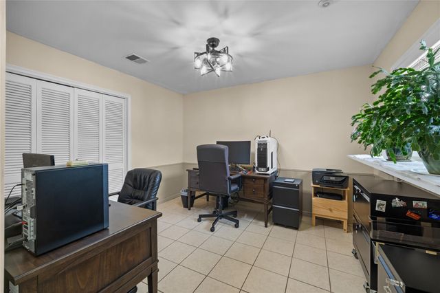 7615 Del Rey Lane, Houston, TX 77071