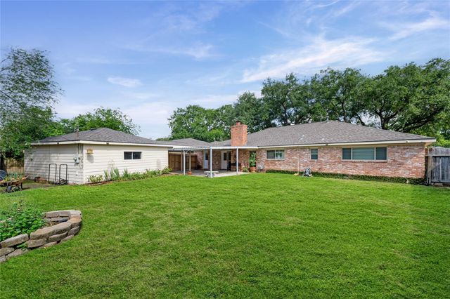 7615 Del Rey Lane, Houston, TX 77071