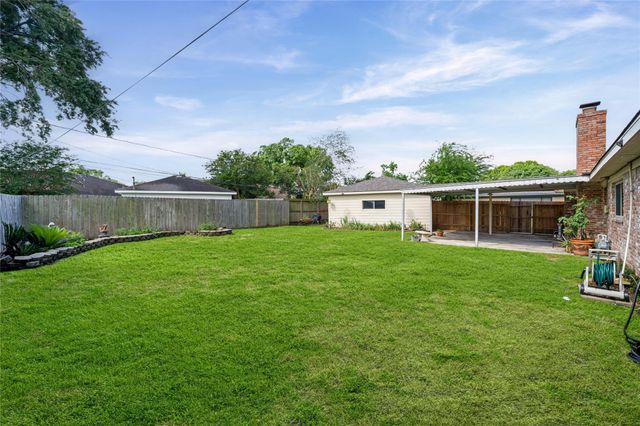 7615 Del Rey Lane, Houston, TX 77071