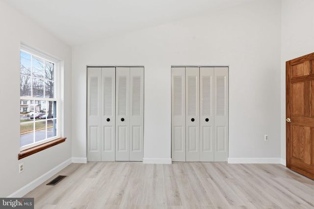 5001 LAMBSGATE LN, Woodbridge, VA 22193