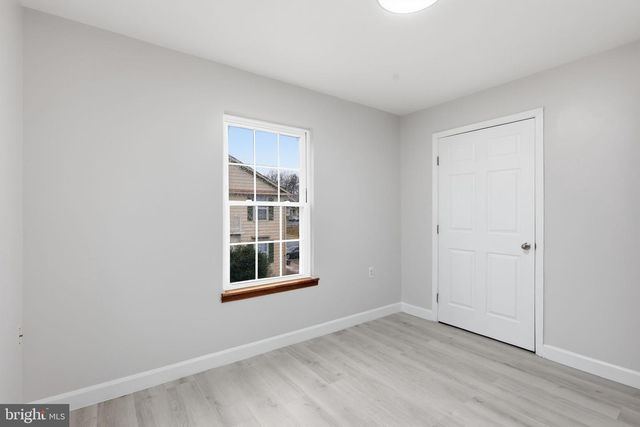 5001 LAMBSGATE LN, Woodbridge, VA 22193