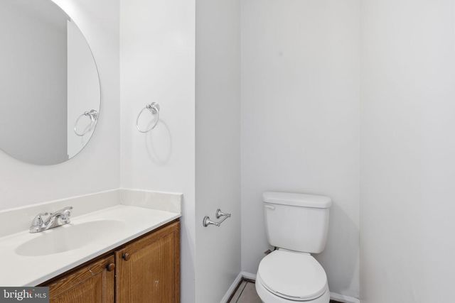 5001 LAMBSGATE LN, Woodbridge, VA 22193