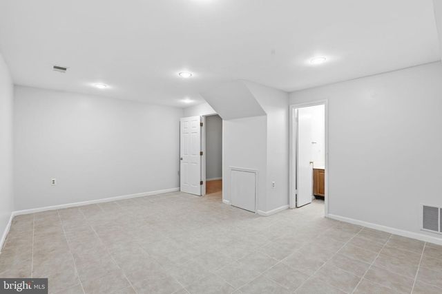 5001 LAMBSGATE LN, Woodbridge, VA 22193