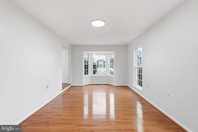 5001 LAMBSGATE LN, Woodbridge, VA 22193