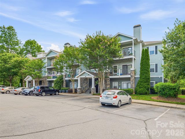 200 Vista Lake Drive 301, Candler, NC 28715