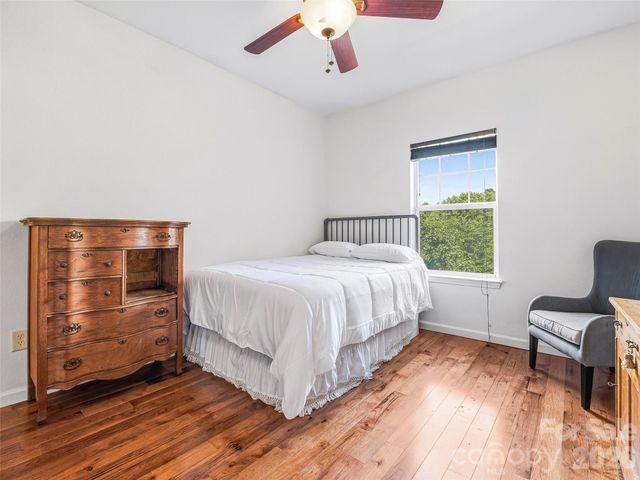200 Vista Lake Drive 301, Candler, NC 28715