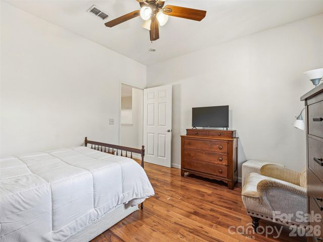 200 Vista Lake Drive 301, Candler, NC 28715