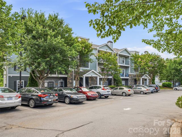 200 Vista Lake Drive 301, Candler, NC 28715