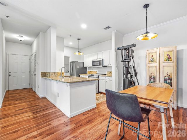 200 Vista Lake Drive 301, Candler, NC 28715