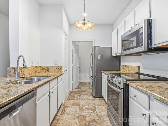 200 Vista Lake Drive 301, Candler, NC 28715