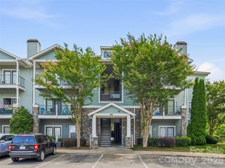 200 Vista Lake Drive 301, Candler, NC 28715