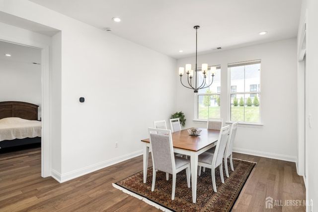 2 Evelyn Court, Cranbury, NJ 08512