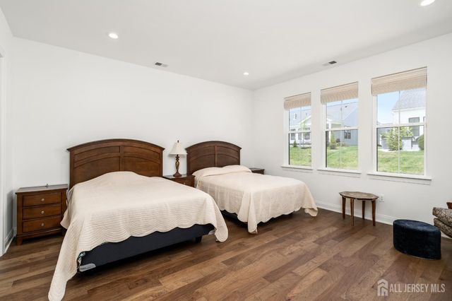 2 Evelyn Court, Cranbury, NJ 08512