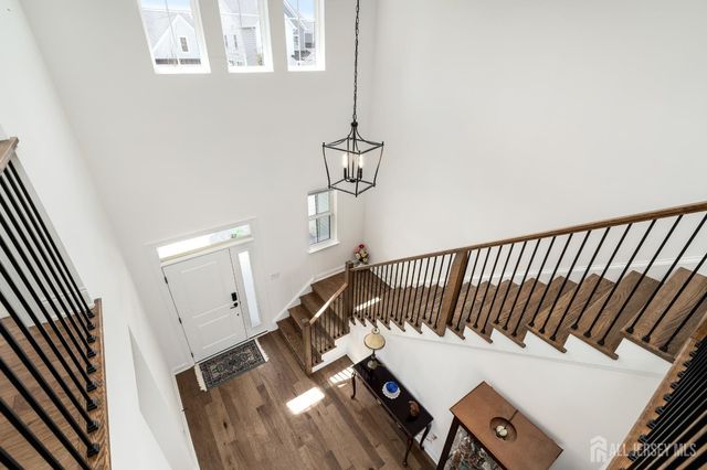 2 Evelyn Court, Cranbury, NJ 08512
