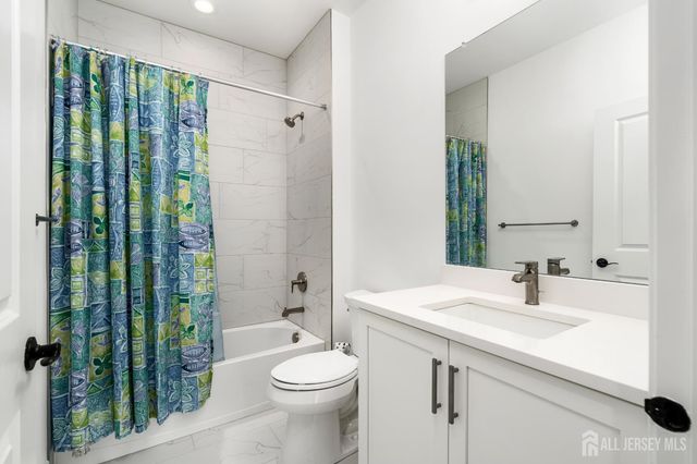 2 Evelyn Court, Cranbury, NJ 08512