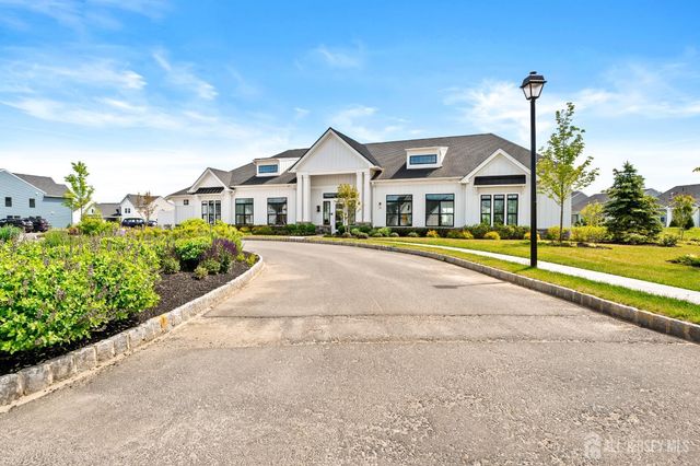 2 Evelyn Court, Cranbury, NJ 08512