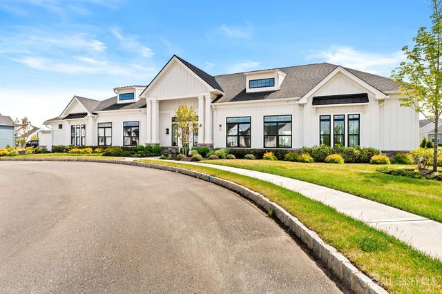 2 Evelyn Court, Cranbury, NJ 08512