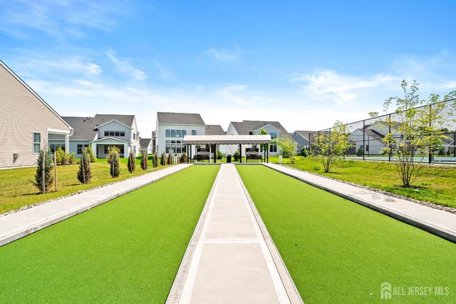 2 Evelyn Court, Cranbury, NJ 08512