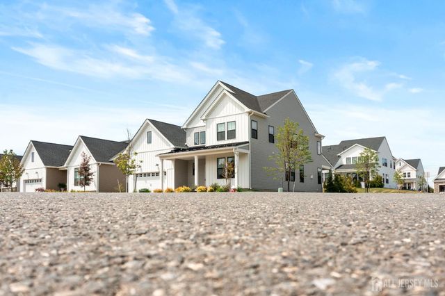 2 Evelyn Court, Cranbury, NJ 08512
