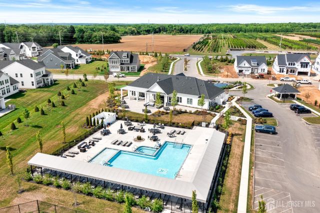 2 Evelyn Court, Cranbury, NJ 08512