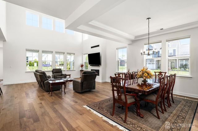 2 Evelyn Court, Cranbury, NJ 08512