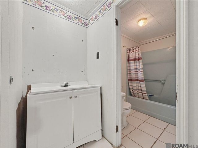 11201 Juniper St, Denham Springs, LA 70726
